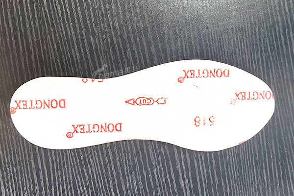 得马F11高速裁切机加工的鞋垫